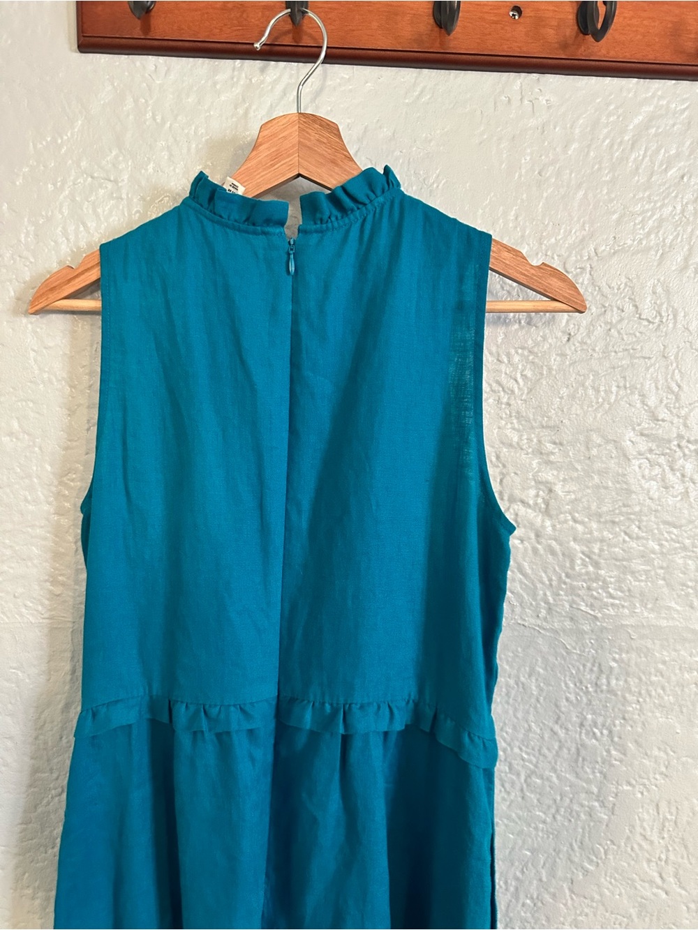 Smocked Linen Midi Dress
Crystal Teal - Picture 9 of 10